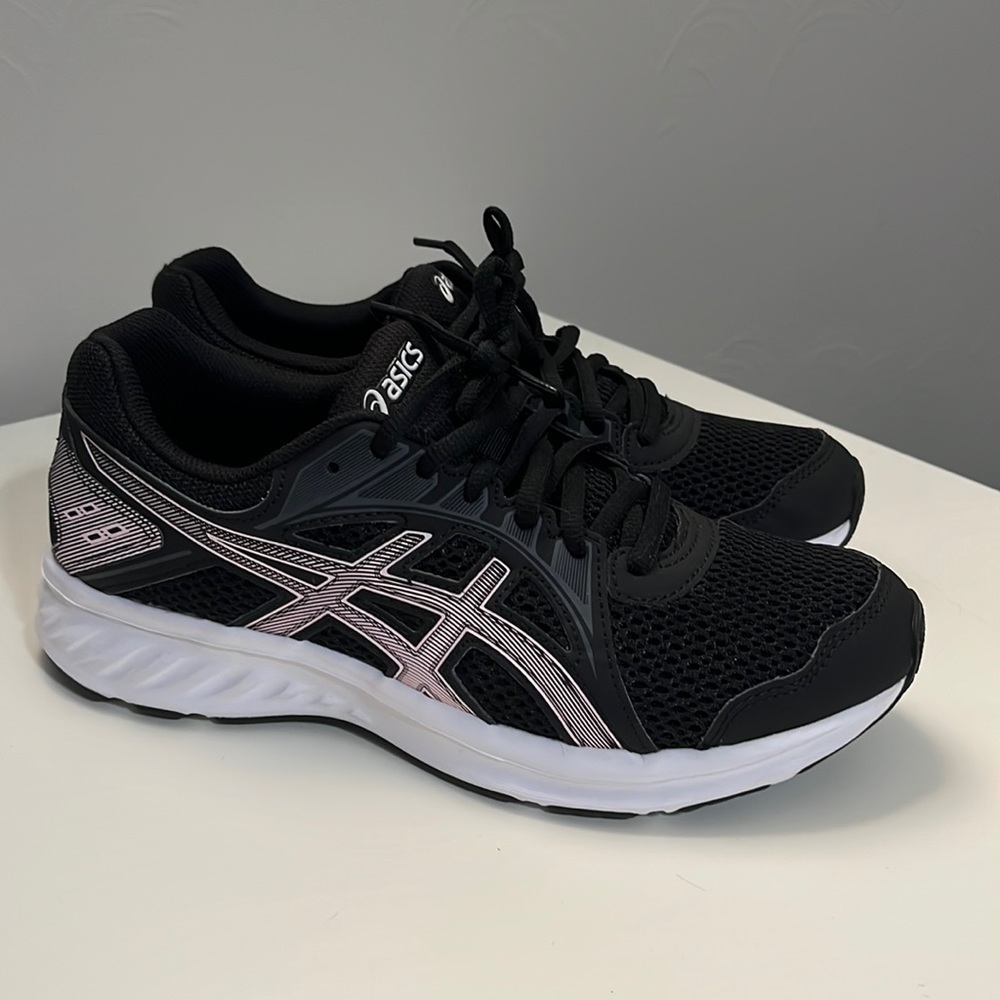 Asics Jolt 8W Barely Worn
